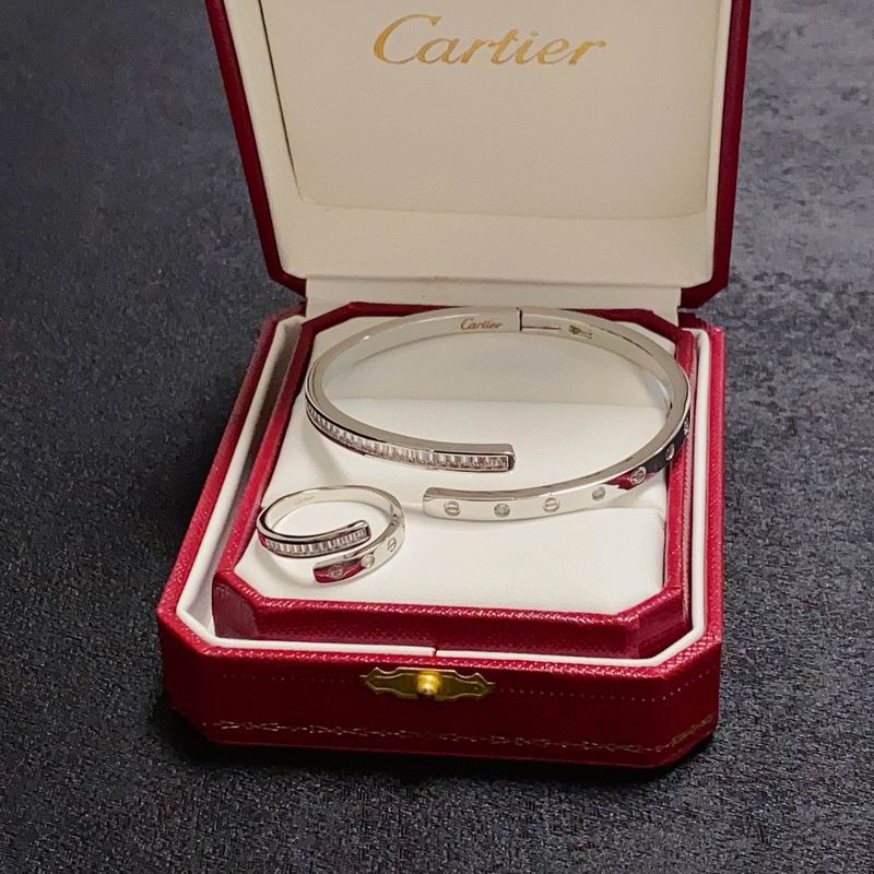 Cartier bracelet 04yxh05